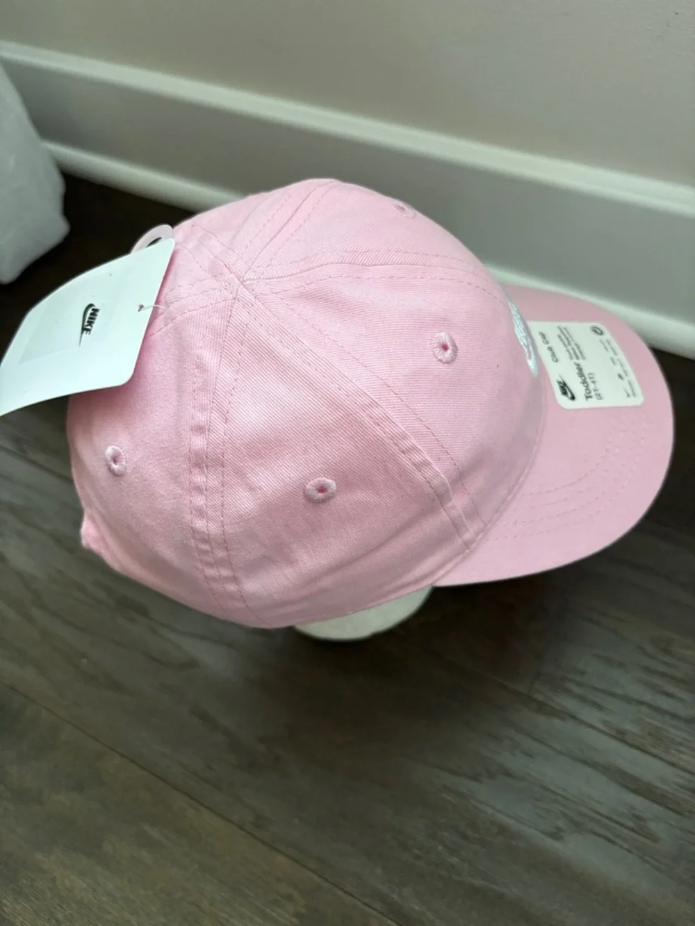 Nike Club Cap Nike Swoosh embroidered logo,velcro back,6 vent panel, summer sun